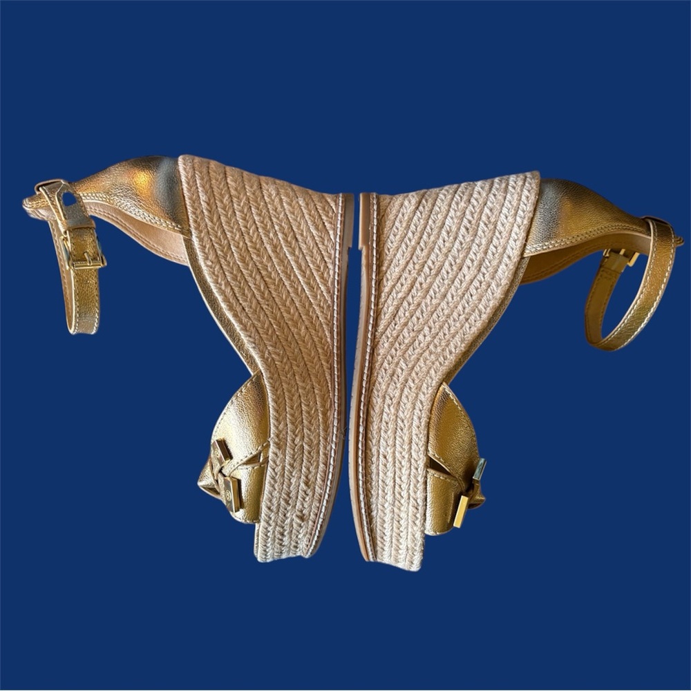 Michael Kors Lucinda/Leighton Style
Metallic Gold Espadrille Wedge
Sandal 8 NWOB - Picture 11 of 15